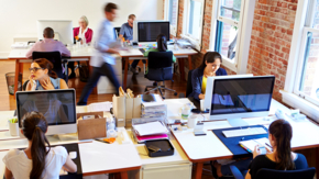 Büro mit Menschen Foto iStock Monkey Business Images.jpg